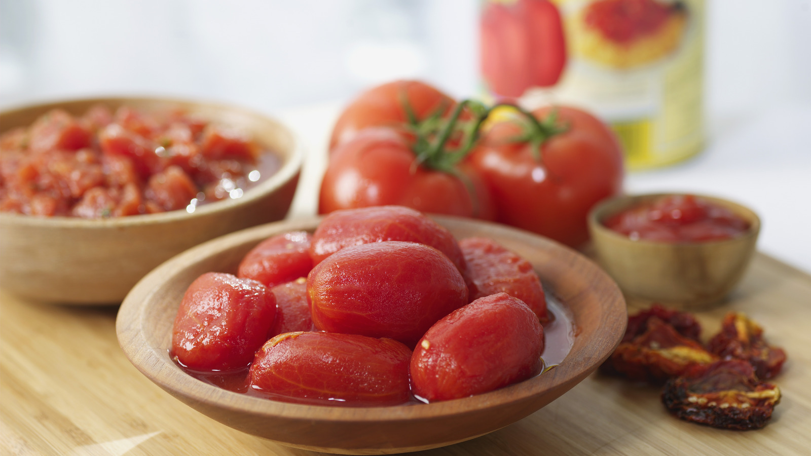The Thriving Canned Tomato Market: Key Trends, Porter’s Analysis, and Key Takeaways