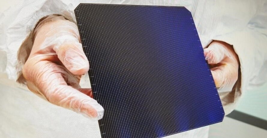 Silicon Heterojunction Solar Cells Achieve Record Efficiency of 26.4% with Scalable Deposition Techniques
